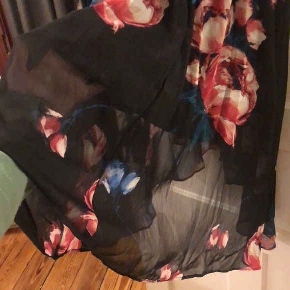 DKNY Black and Floral Faux Wrap Dress size 4 - Picture 8 of 9